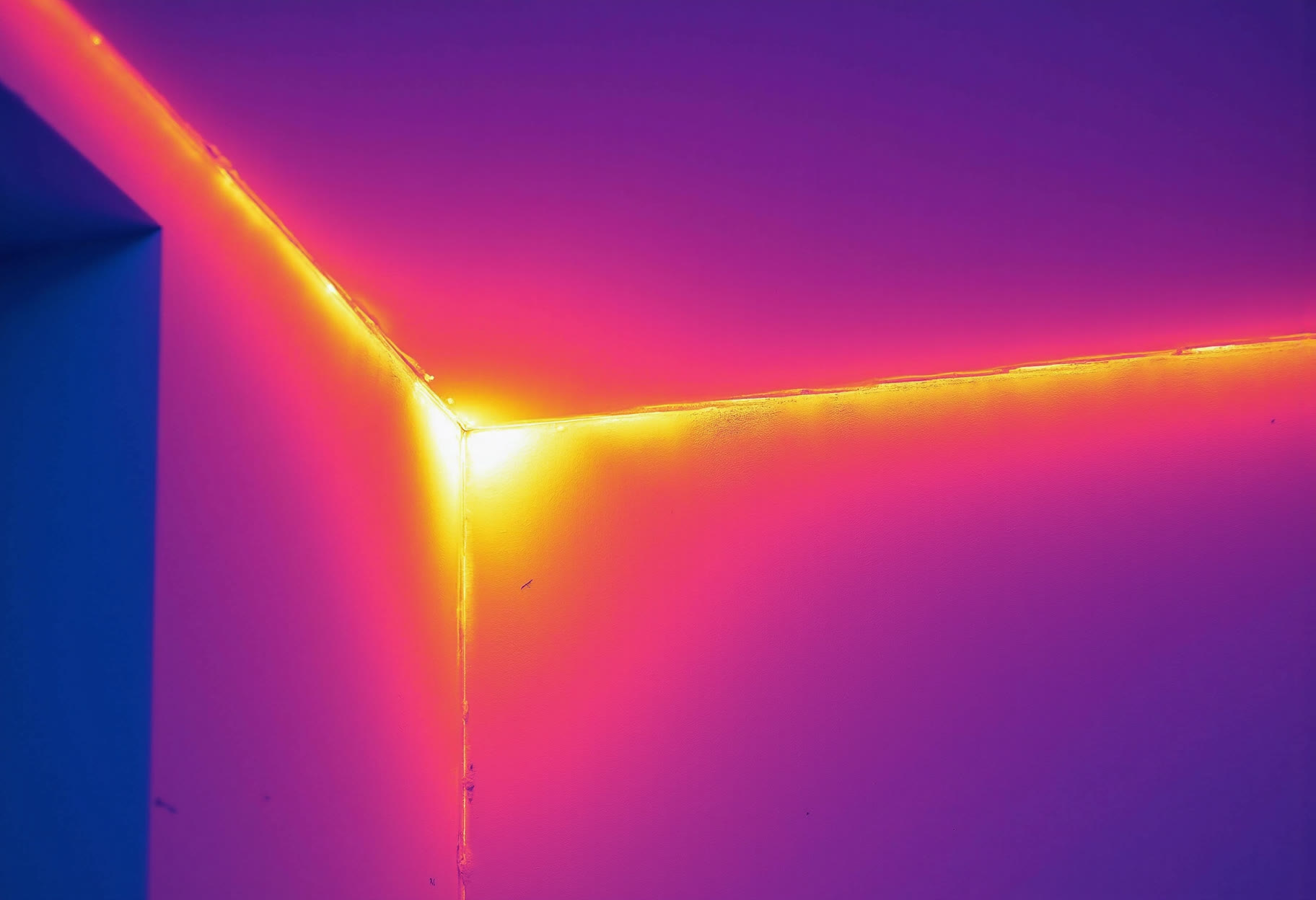 Heat bleeding along an uninsulated top plate